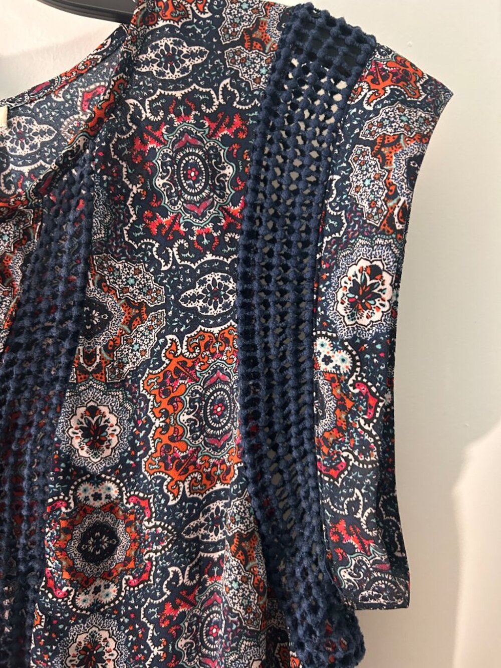 Daniel Rainn Boho Crochet Trim Paisley Blouse Medium Navy Red Tie Neck Top - Picture 3 of 11